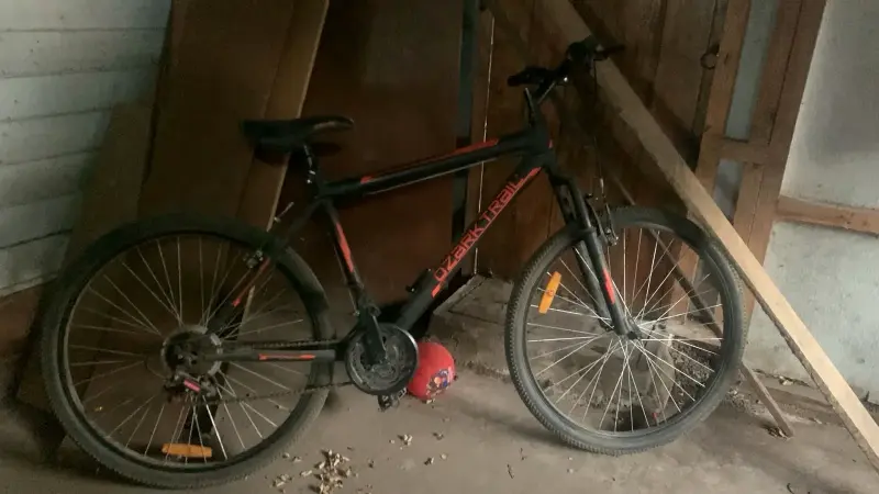 Bicicleta montaña negra y naranja - 2