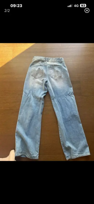 Jeans desgastados celestes - miniatura 2