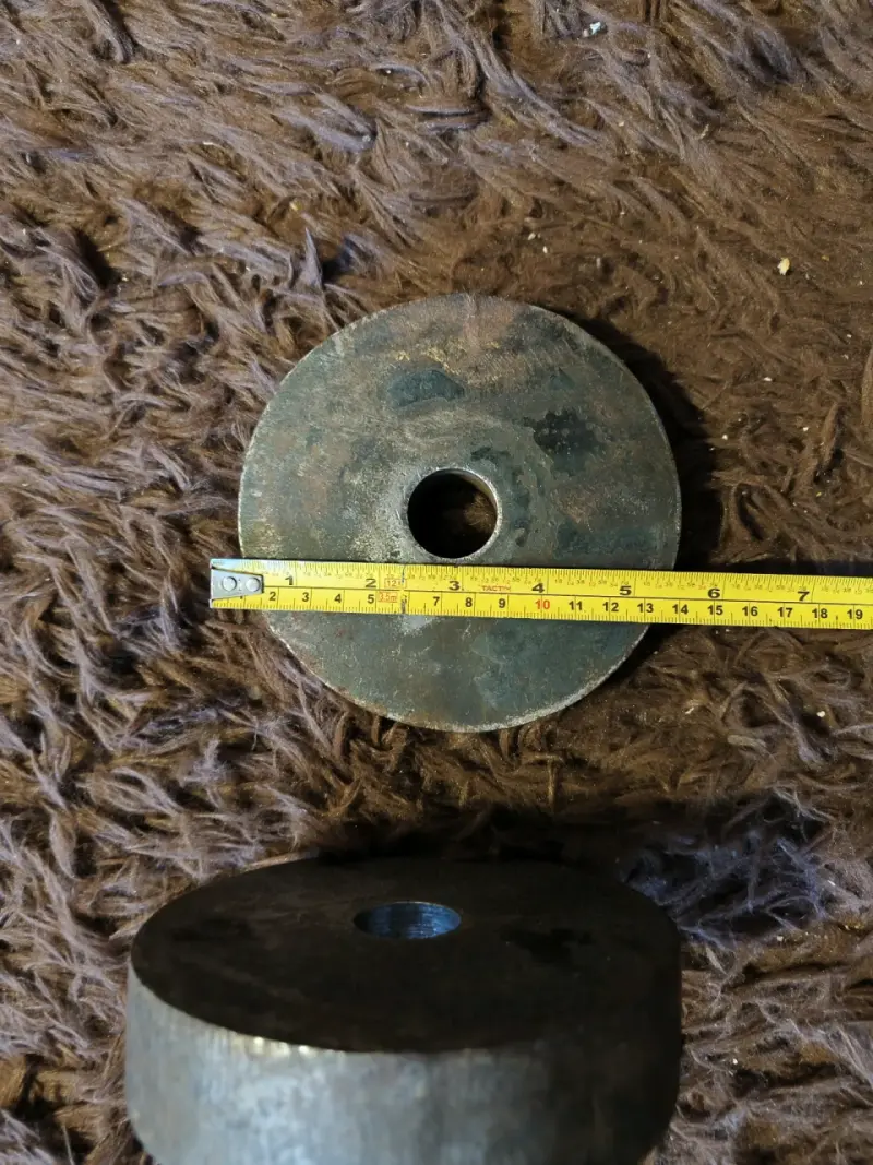 Disco de pesa metálico usado - 1