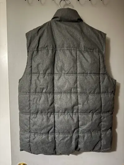 Parka acolchado gris sin mangas - miniatura 2