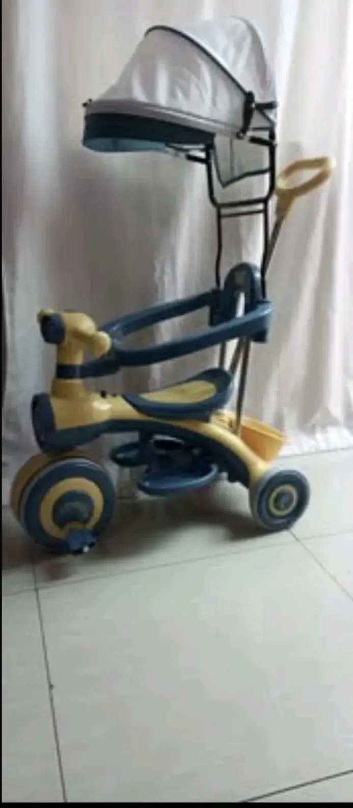 Triciclo infantil con capota - 2