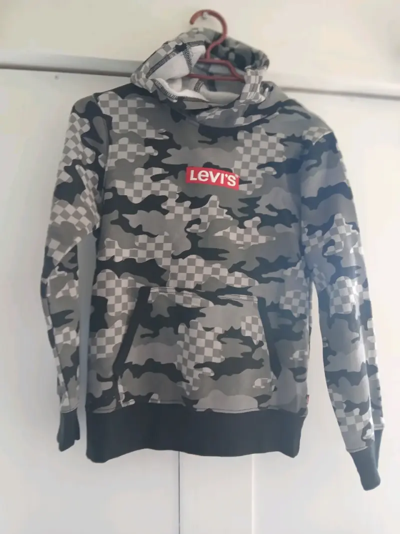 Polerón camuflado Levi's