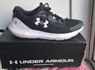 Zapatillas deportivas negras Under Armour - miniatura 2
