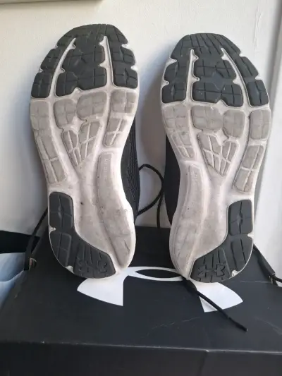 Zapatillas deportivas negras Under Armour - miniatura 4