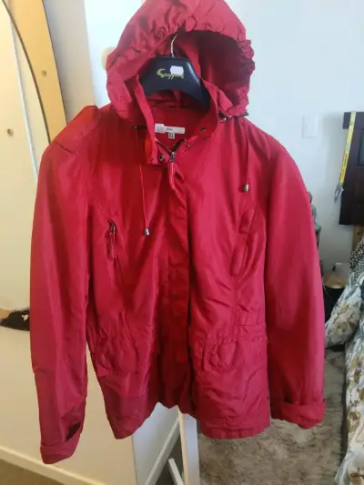 Chaqueta impermeable roja Zara talla M - miniatura 2