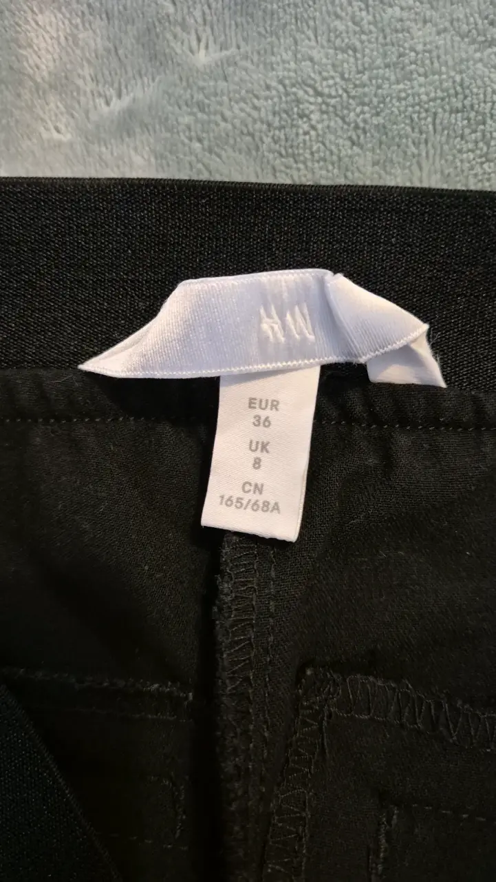 Pantalón negro con rayas - 5