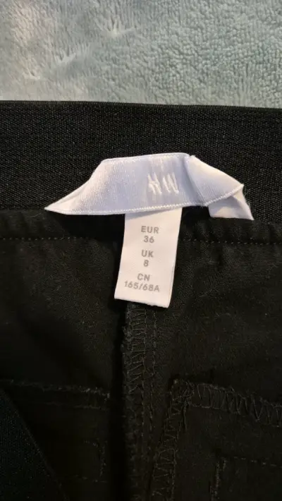 Pantalón negro con rayas - miniatura 5