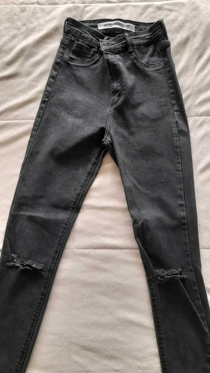 Jeans negros desgastados,pitillos