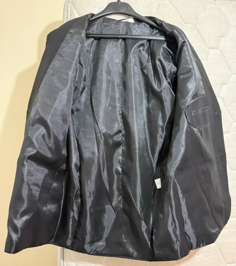 Blazer negro hombre elegante - 4