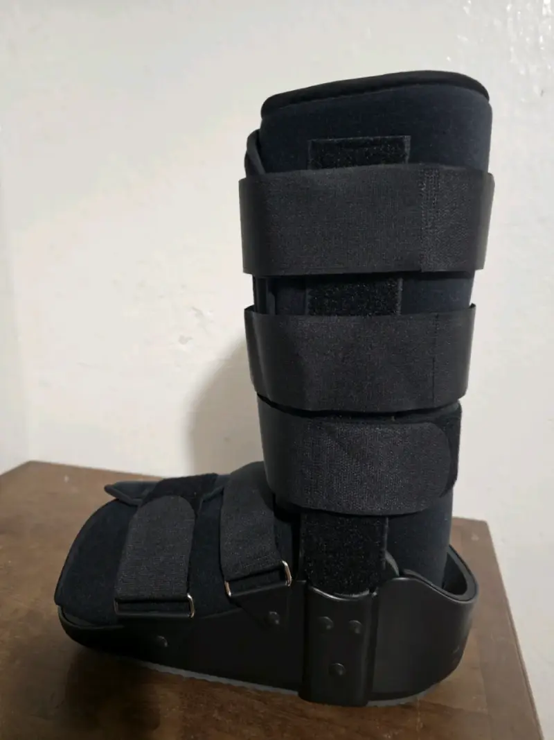 Bota ortopédica negra ajustable - 2