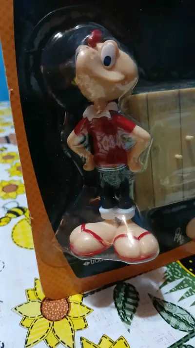 FIGURA CONDORITO CON PEDESTAL - miniatura 1