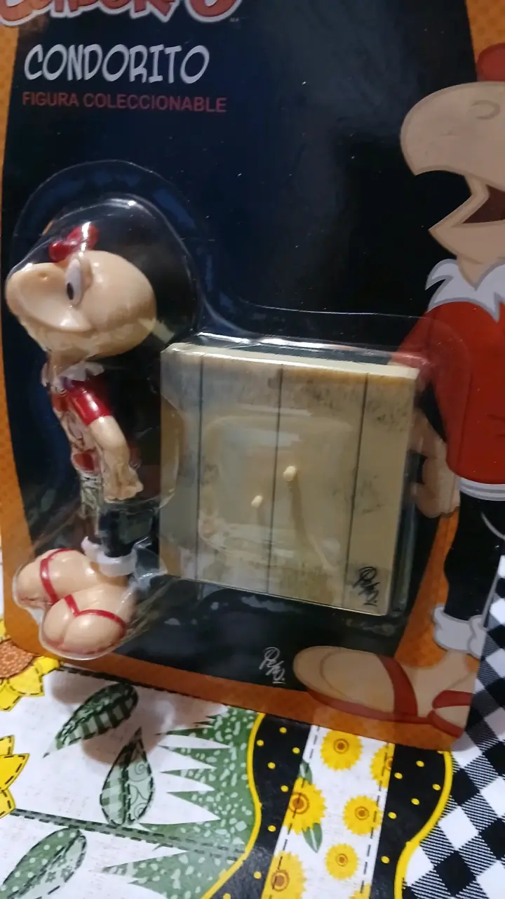 FIGURA CONDORITO CON PEDESTAL - 2
