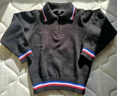 Tricota  tricolor con cierre sin bordado - miniatura 2