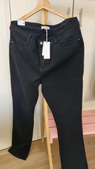 Jeans negro clásico talla 46 - miniatura 1