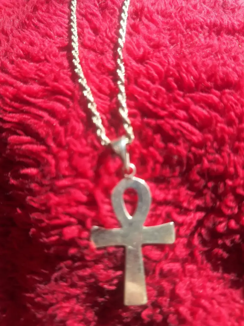 Collar con dije de ankh - 1