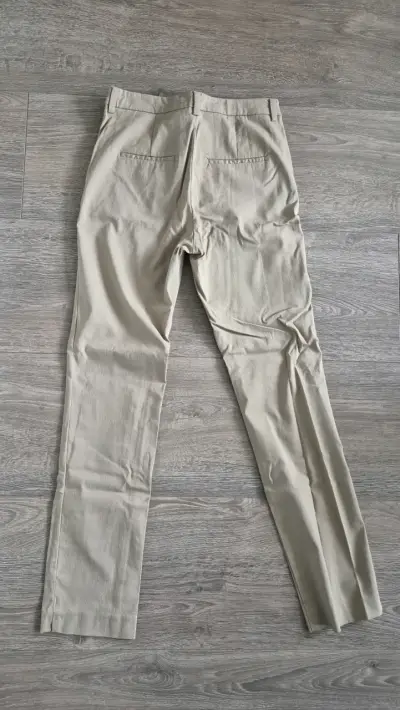 Pantalones beige clásico - miniatura 4