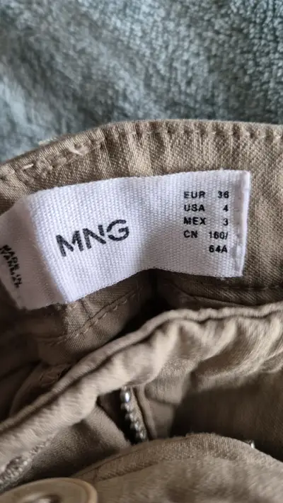 Pantalones beige clásico - miniatura 6