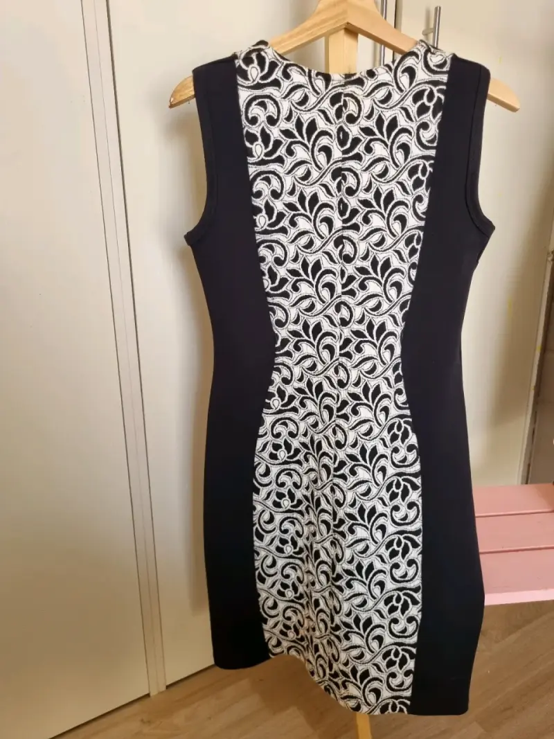 Vestido blanco y negro estampado - 2