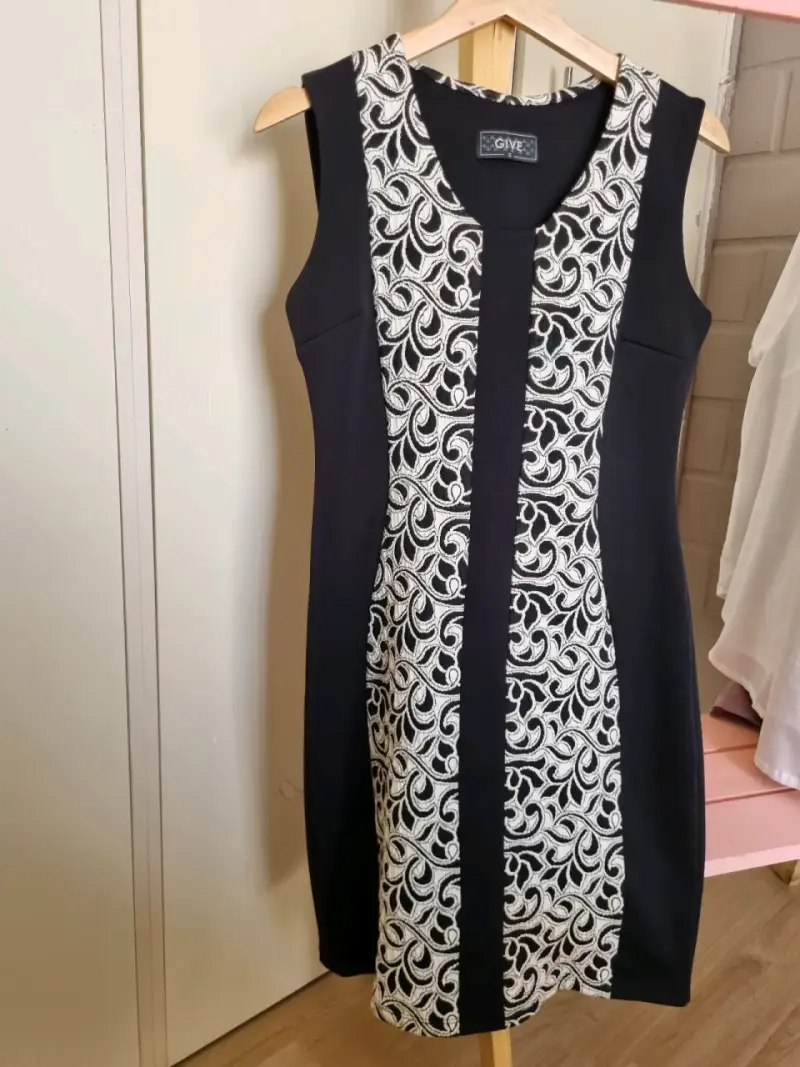 Vestido blanco y negro estampado - 3