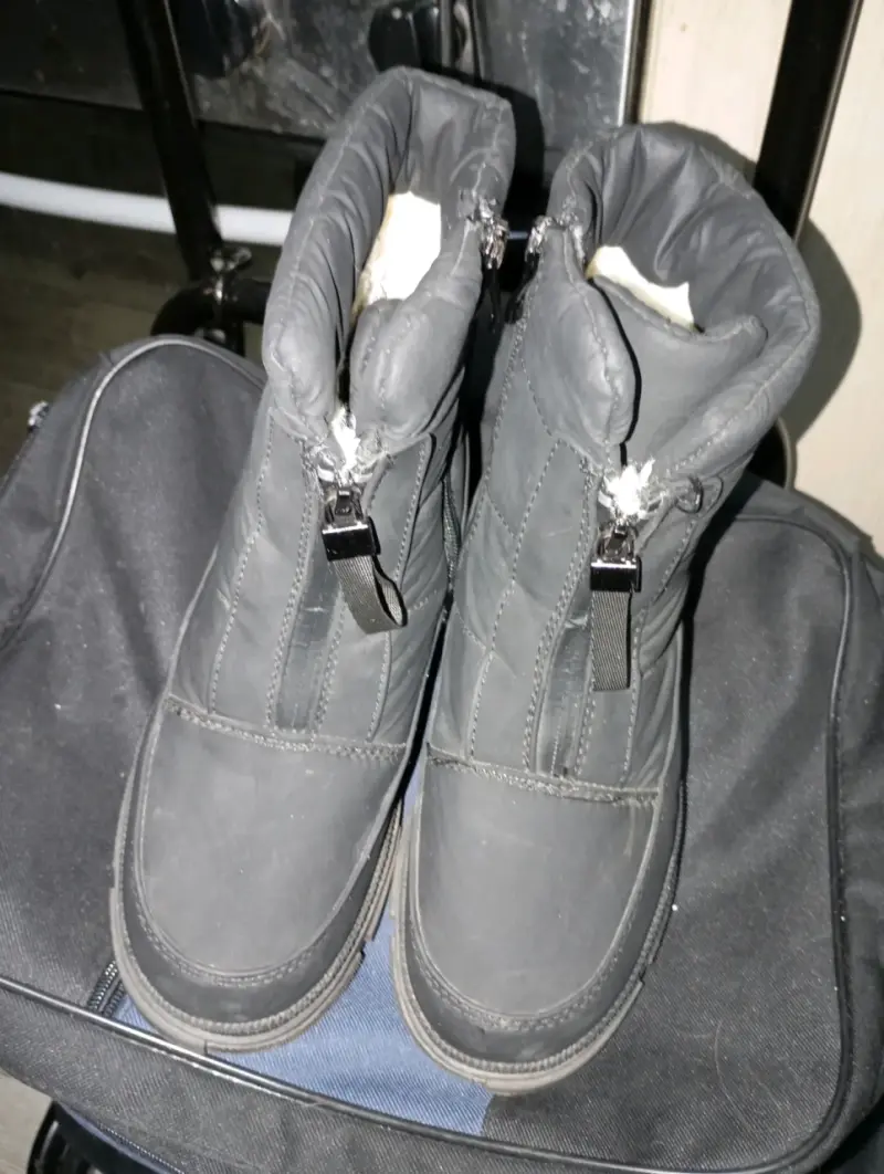 Botas negras con forro talla 35 - 1