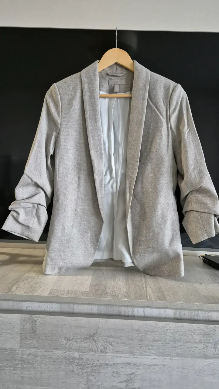Blazer gris elegante para mujer - 1