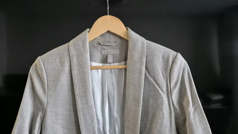 Blazer gris elegante para mujer - 4