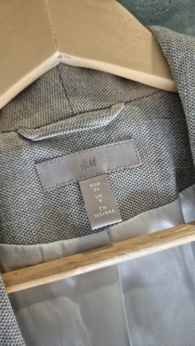 Blazer gris elegante para mujer - miniatura 6