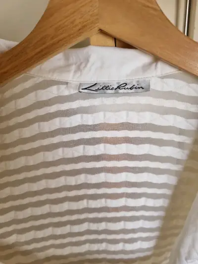 Blusa blanca de rayas transparente - miniatura 2