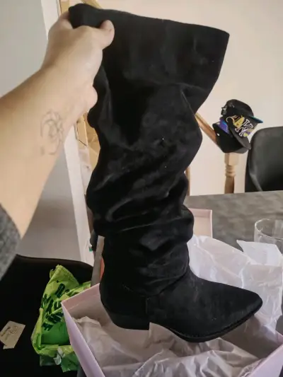 Botas negras de gamuza - miniatura 2