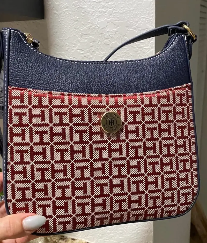 Cartera estampada azul y rojo