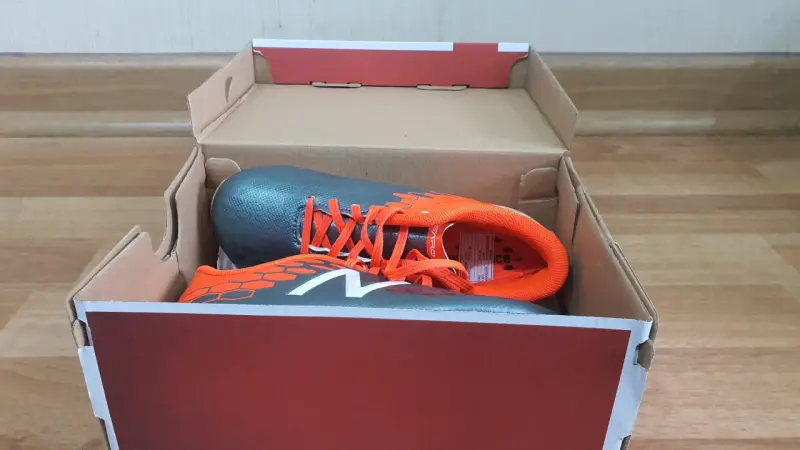 Caja de zapatos New Balance - 2
