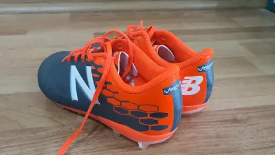 Caja de zapatos New Balance - miniatura 4