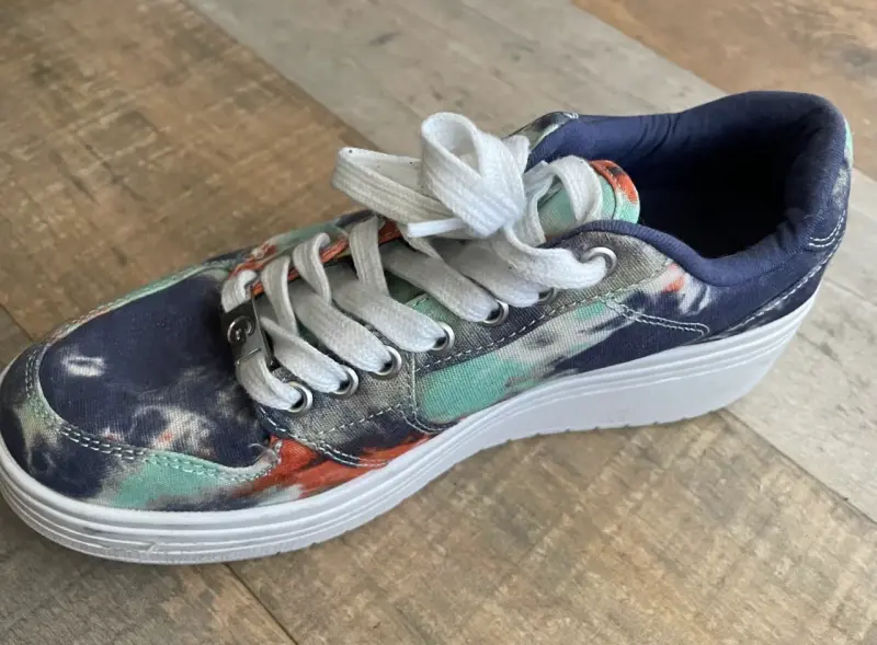 Zapatillas tie-dye coloridas - 3