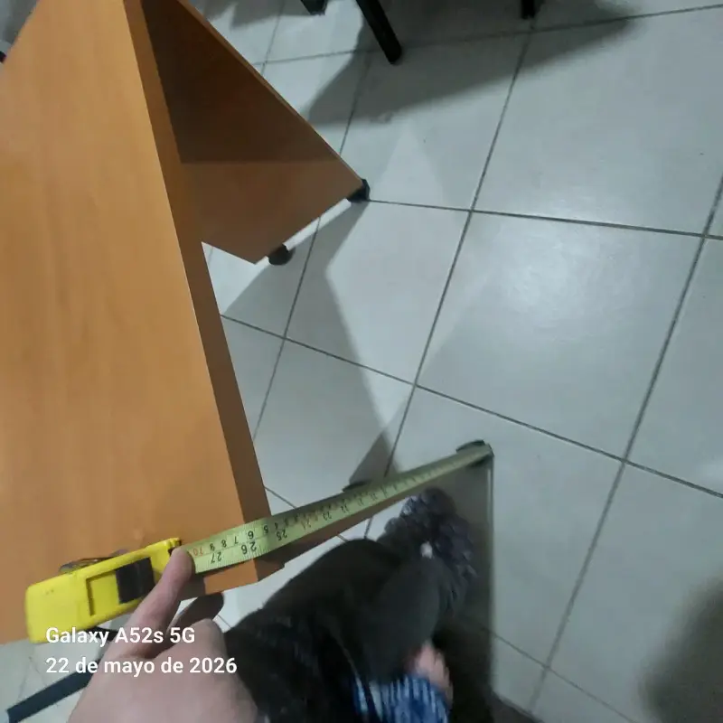 Escritorio pequeño con ruedas - 2