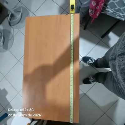 Escritorio pequeño con ruedas - miniatura 3