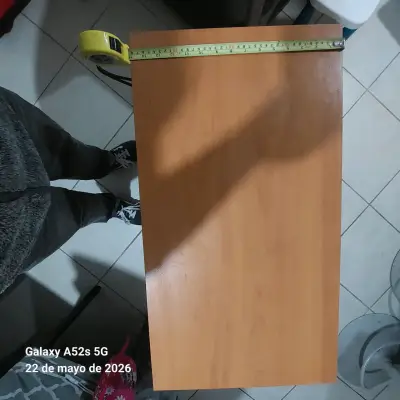 Escritorio pequeño con ruedas - miniatura 4