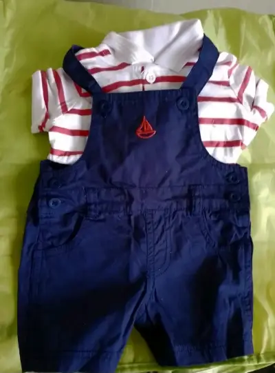 Conjunto bebé rayas y overol - miniatura 1
