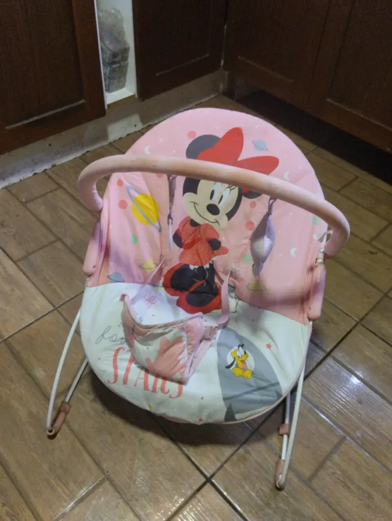 Silla vibradora de diseño minnie mouse. - 3