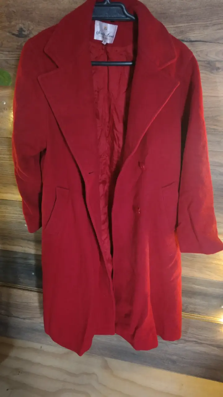 Abrigo rojo elegante