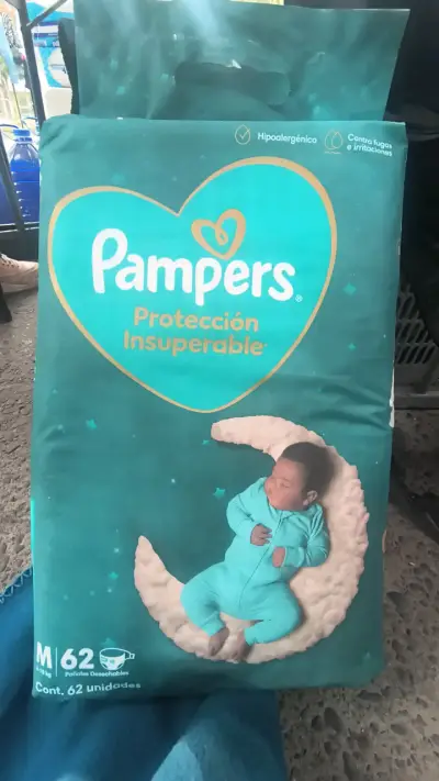 Pañales Pampers M 62 unidades - miniatura 1