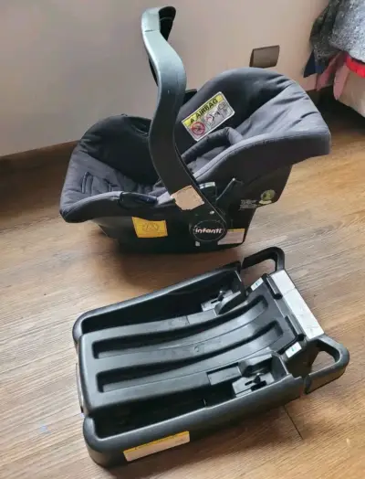 Silla de auto infantil negra - miniatura 1