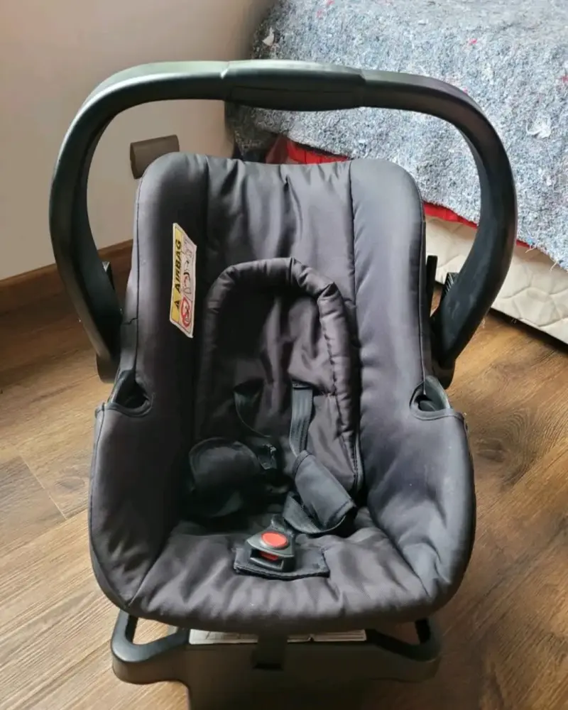 Silla de auto infantil negra - 5