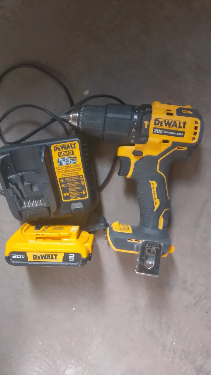 Taladro DeWalt - 4