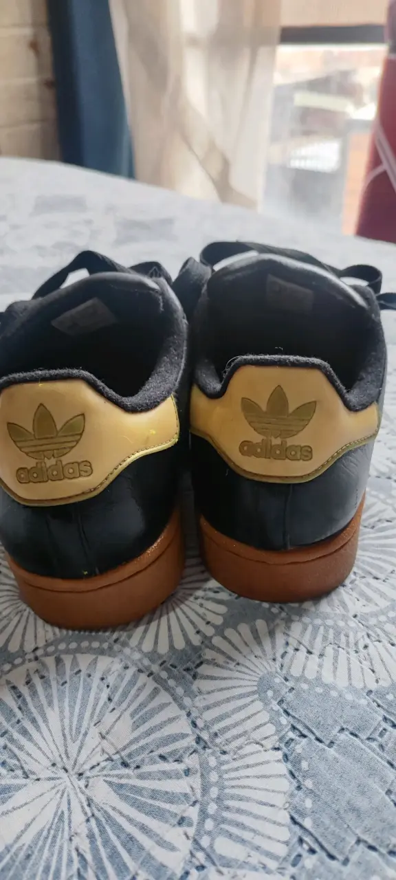 Zapatillas ADIDAS negras y amarillas - 5