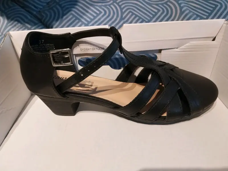 Zapatos de mujer negros con hebilla - 3