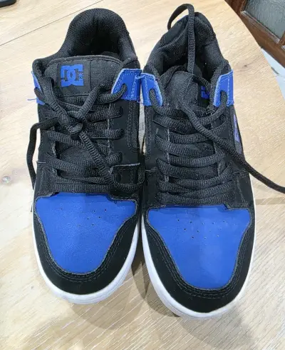 Zapatillas DC negras y azules - miniatura 1