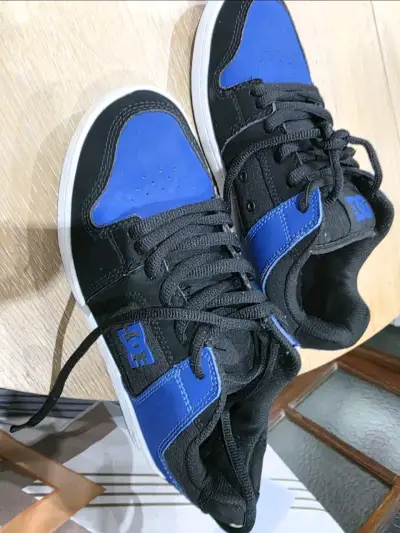 Zapatillas DC negras y azules - miniatura 2