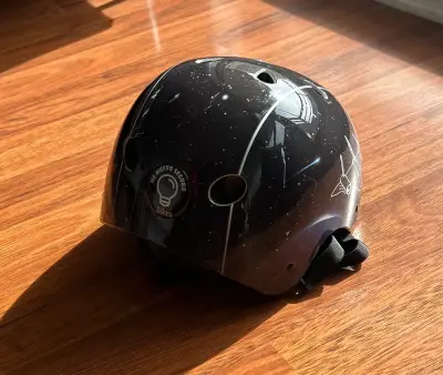 Casco de bicicleta negro star war - miniatura 2