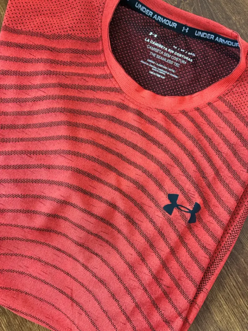 Polera deportiva roja Under Armour - 4