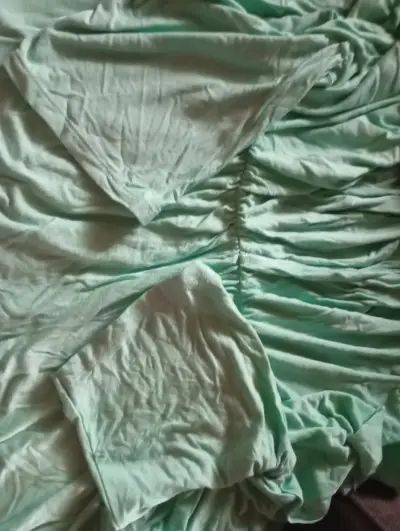 Vestido verde claro fruncido - miniatura 1